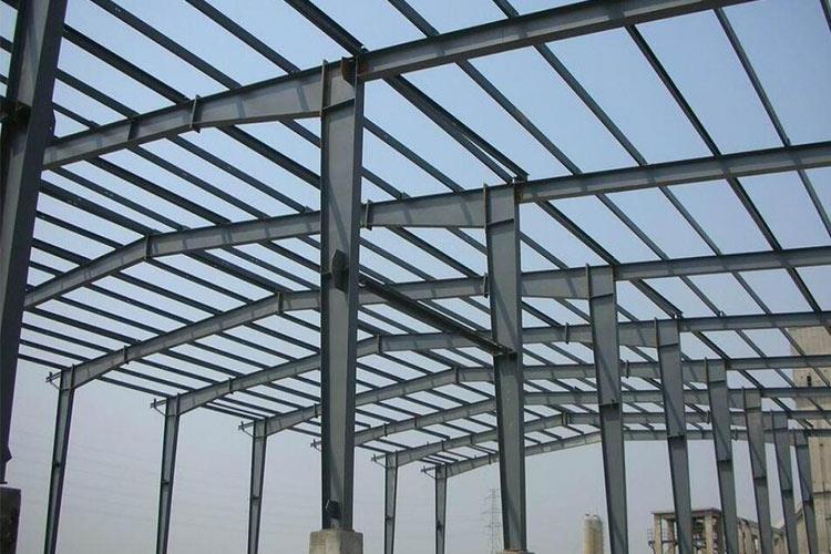 结构特点轻型钢结构通常采用Q345和Q235钢，且大部分是Q345钢